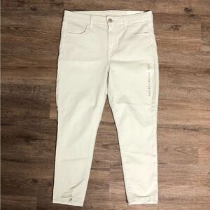 American Eagle women’s soft green, Hi rise Jeggings, crop pants, size 14, short